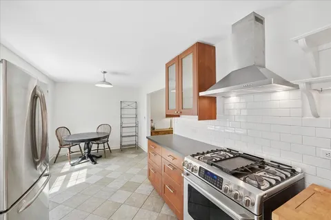 $375,000 | 310 Jackson Avenue, Glencoe, IL 60022