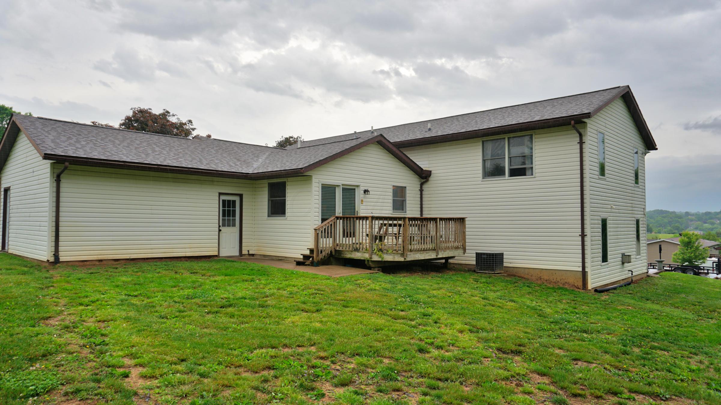 225 Rusty Rifle Road Zanesville, OH 43701 - Photo 2 of 58