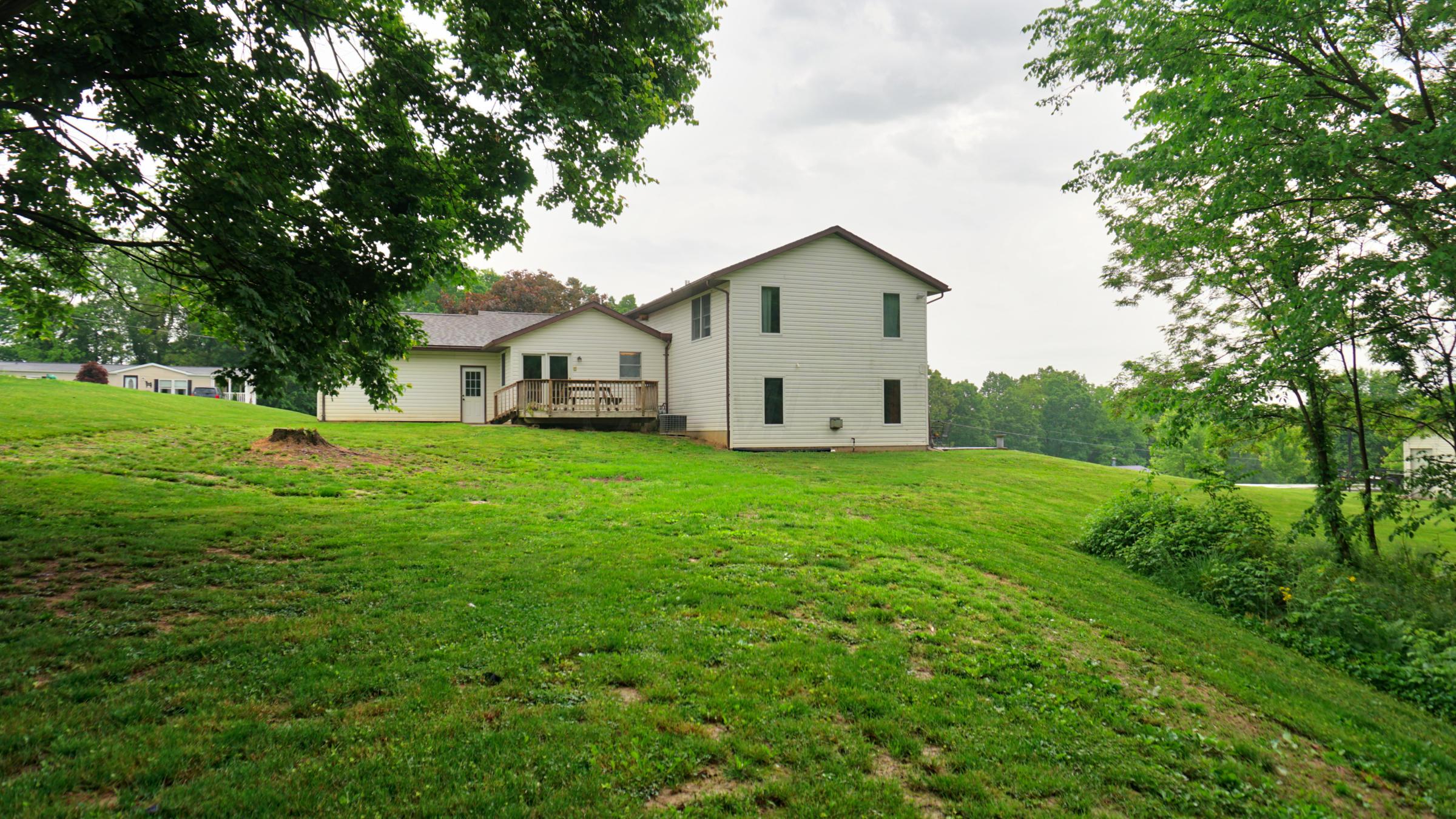 225 Rusty Rifle Road Zanesville, OH 43701 - Photo 3 of 58