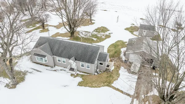 $240,000 | 940 Mt Tabor Road, Buchanan, MI 49107