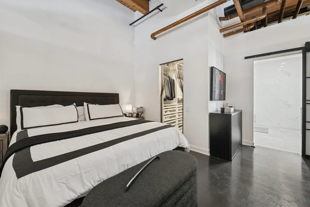 $849,000 | 728 West Jackson Boulevard, Unit 107, Chicago, IL 60661