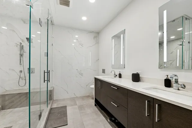 $849,000 | 728 West Jackson Boulevard, Unit 107, Chicago, IL 60661