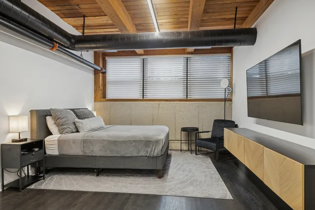 $849,000 | 728 West Jackson Boulevard, Unit 107, Chicago, IL 60661