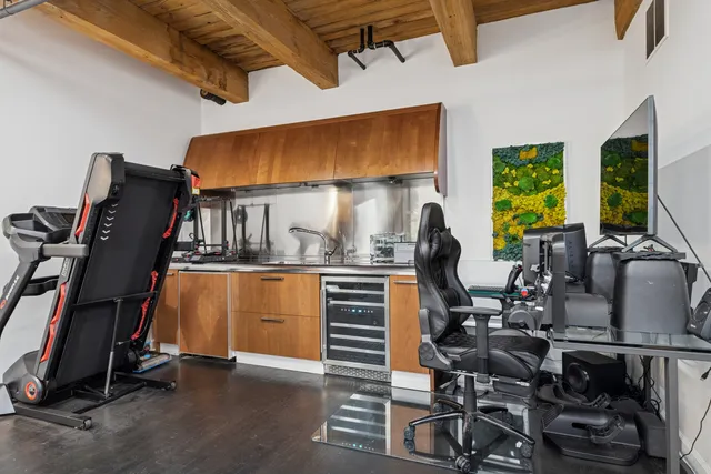 $849,000 | 728 West Jackson Boulevard, Unit 107, Chicago, IL 60661