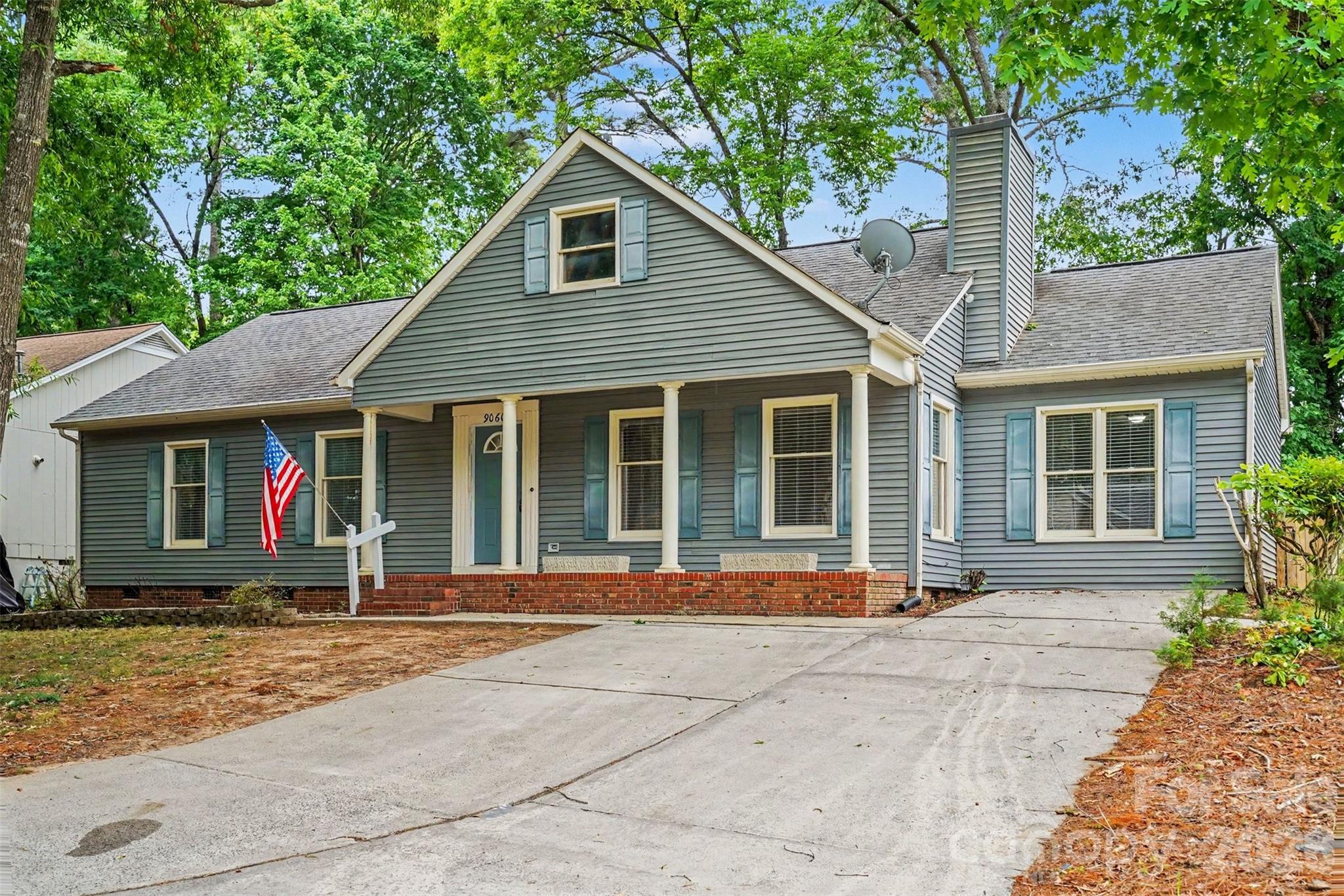 9060 Tulagi Court Tega Cay, SC 29708 - Photo 3 of 29