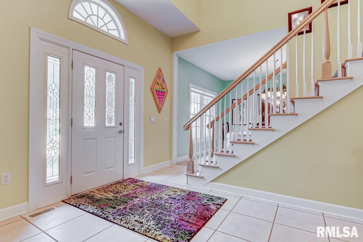 1204 Ravenswood Road Springfield, IL 62711 - Photo 5 of 45