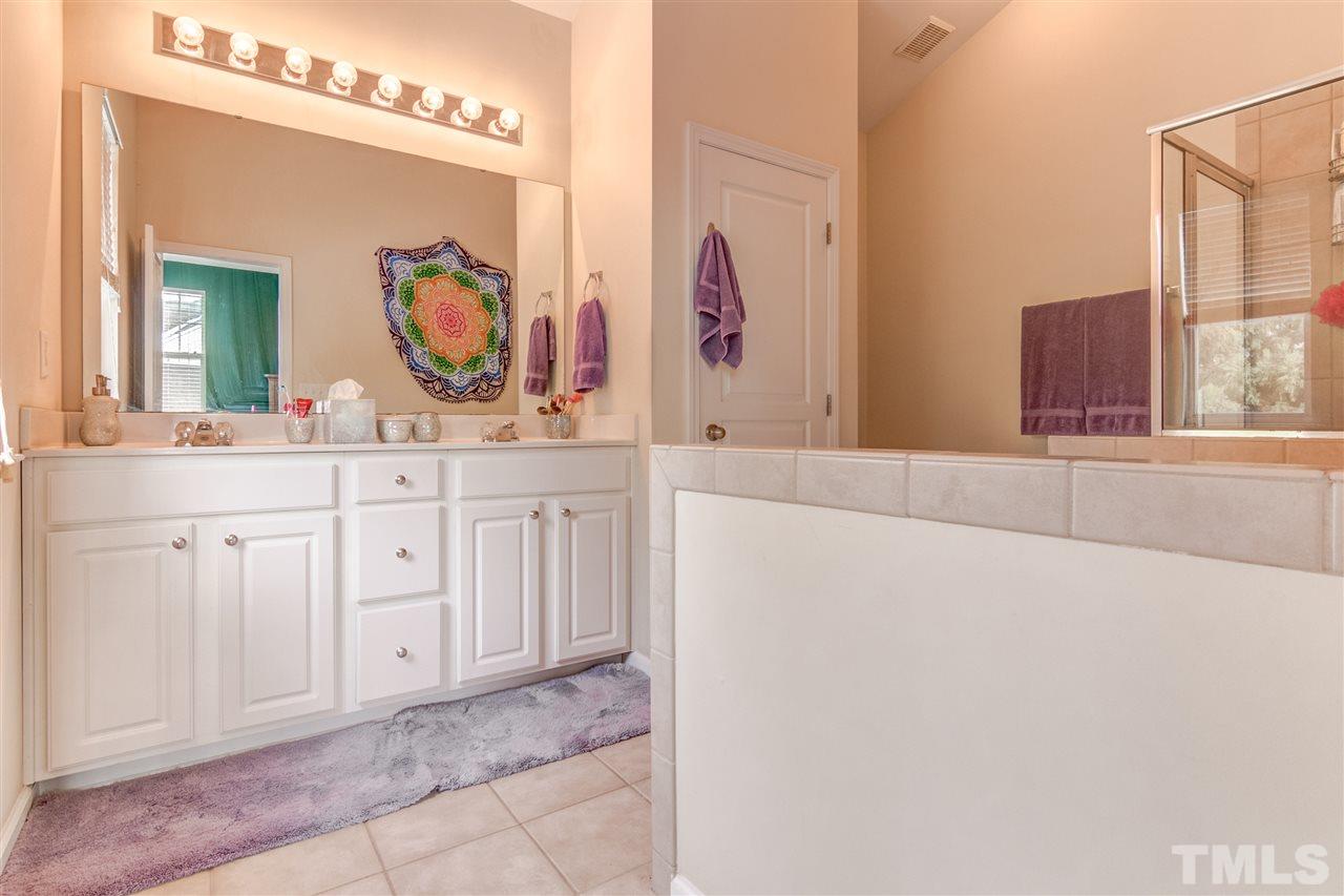 4910 Amber Clay Lane Raleigh, NC 27612 - Photo 14 of 20