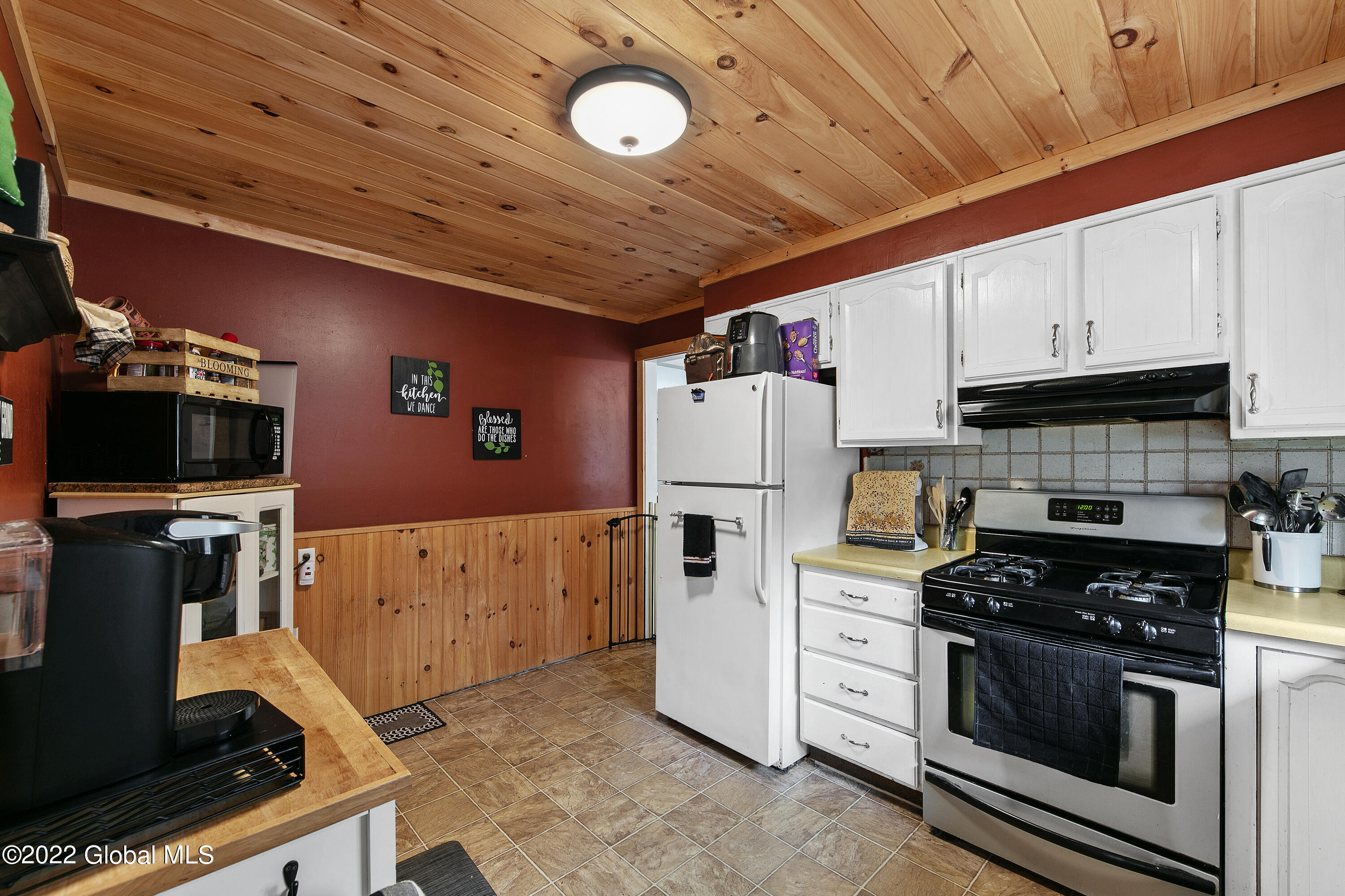 839 Warner Road Schenectady, NY 12309 - Photo 11 of 33 839 Warner Rd (27)