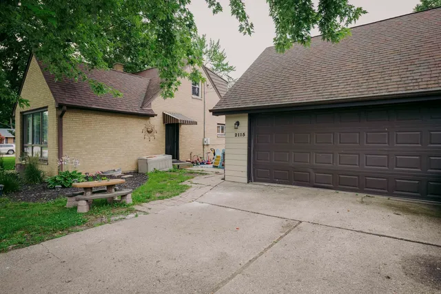 a house view with a outdoor space