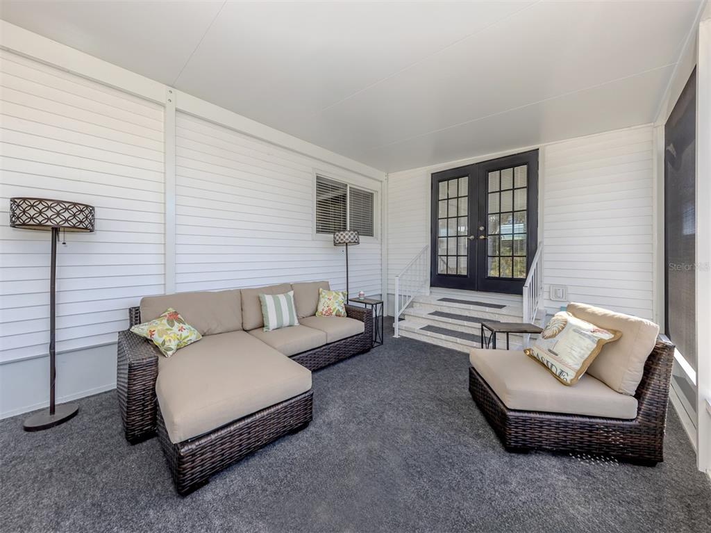 1002 Jolanda Circle Venice, FL 34285 - Photo 13 of 78