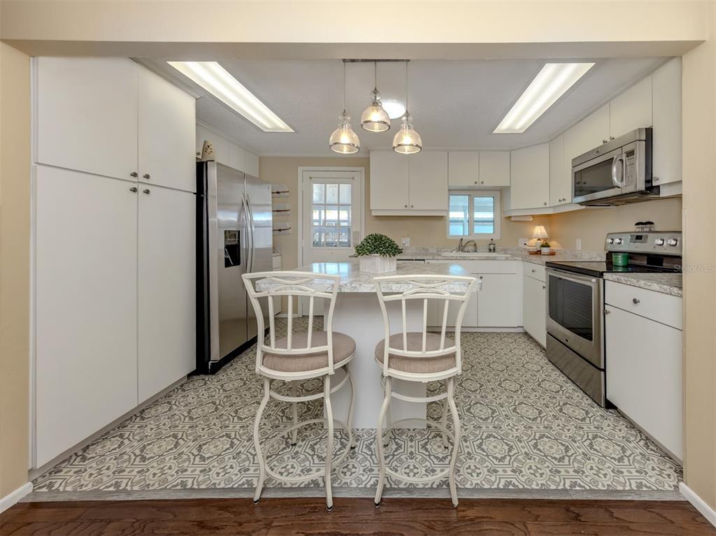 1002 Jolanda Circle Venice, FL 34285 - Photo 21 of 78