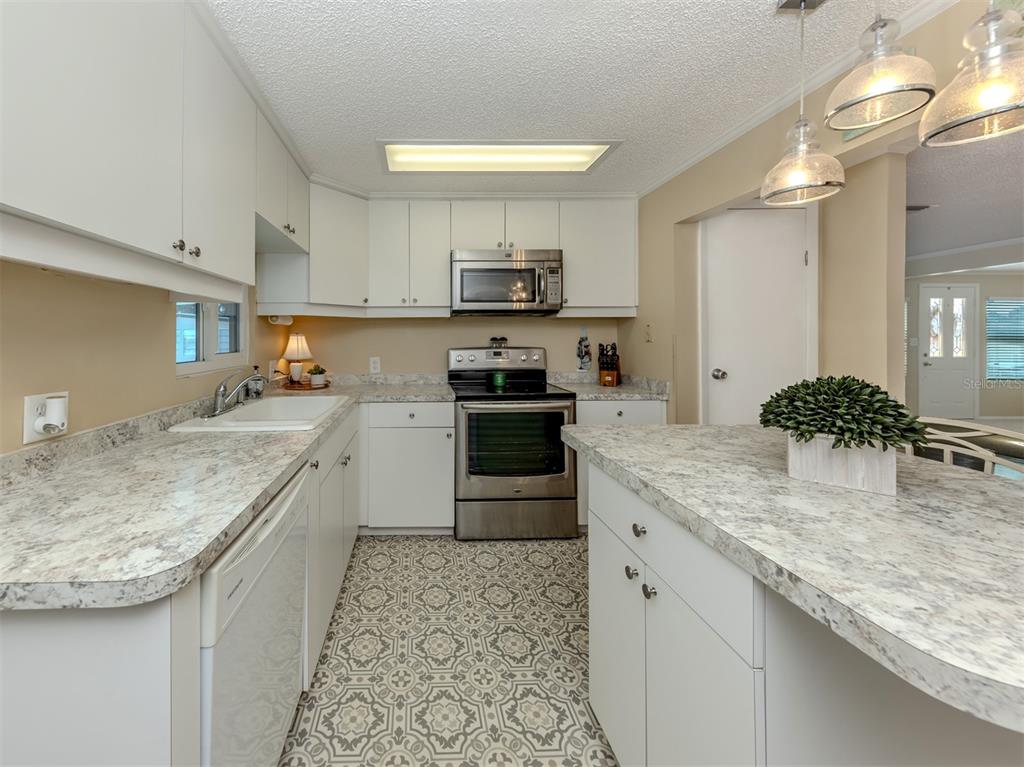 1002 Jolanda Circle Venice, FL 34285 - Photo 23 of 78