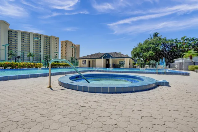 $735,000 | 400 Ocean Trail Way, Unit 308, Jupiter, FL 33477