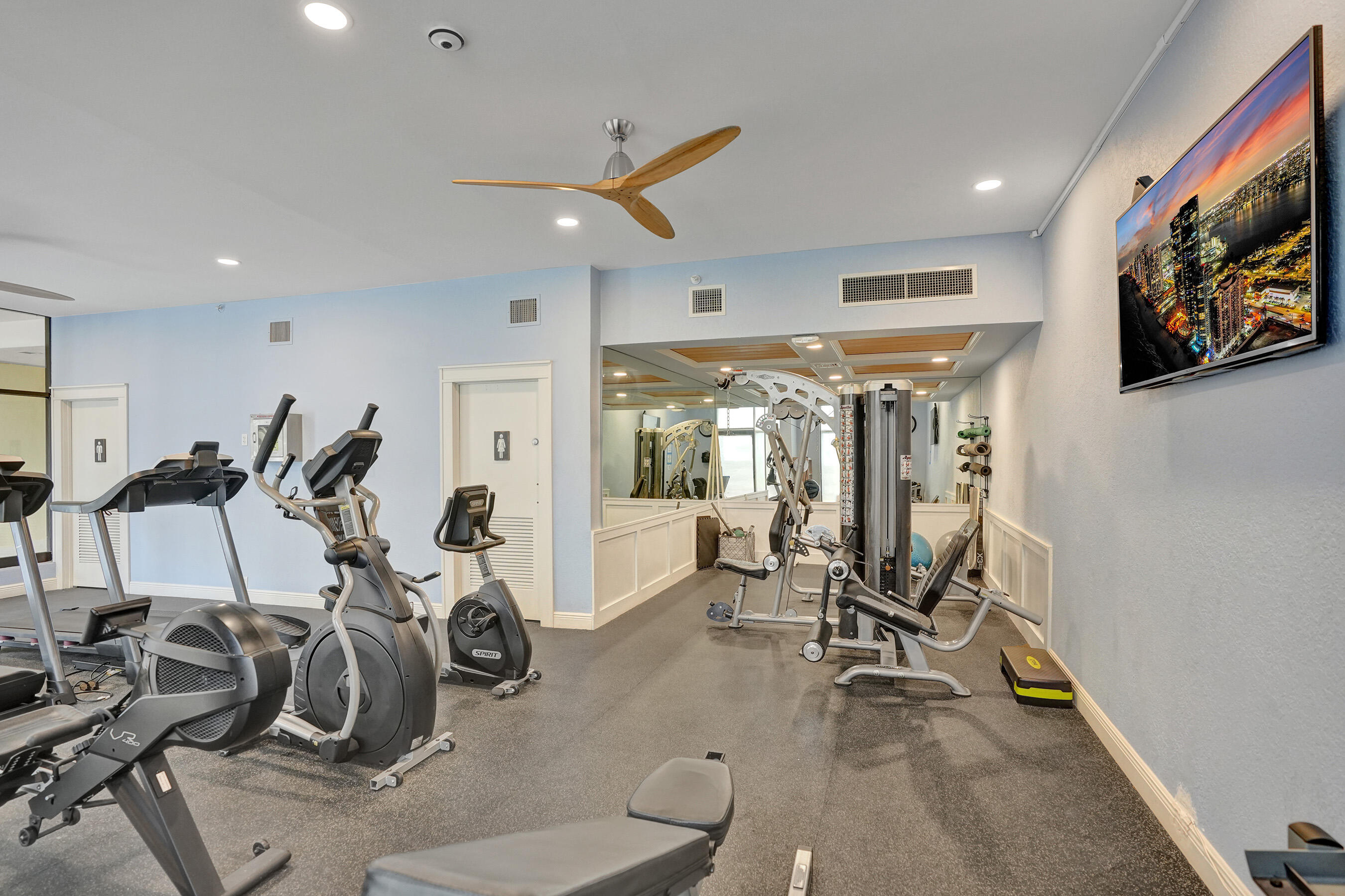 400 Ocean Trail Way, Unit 308 Jupiter, FL 33477 - Photo 63 of 65 a view of a room with gym equipment
