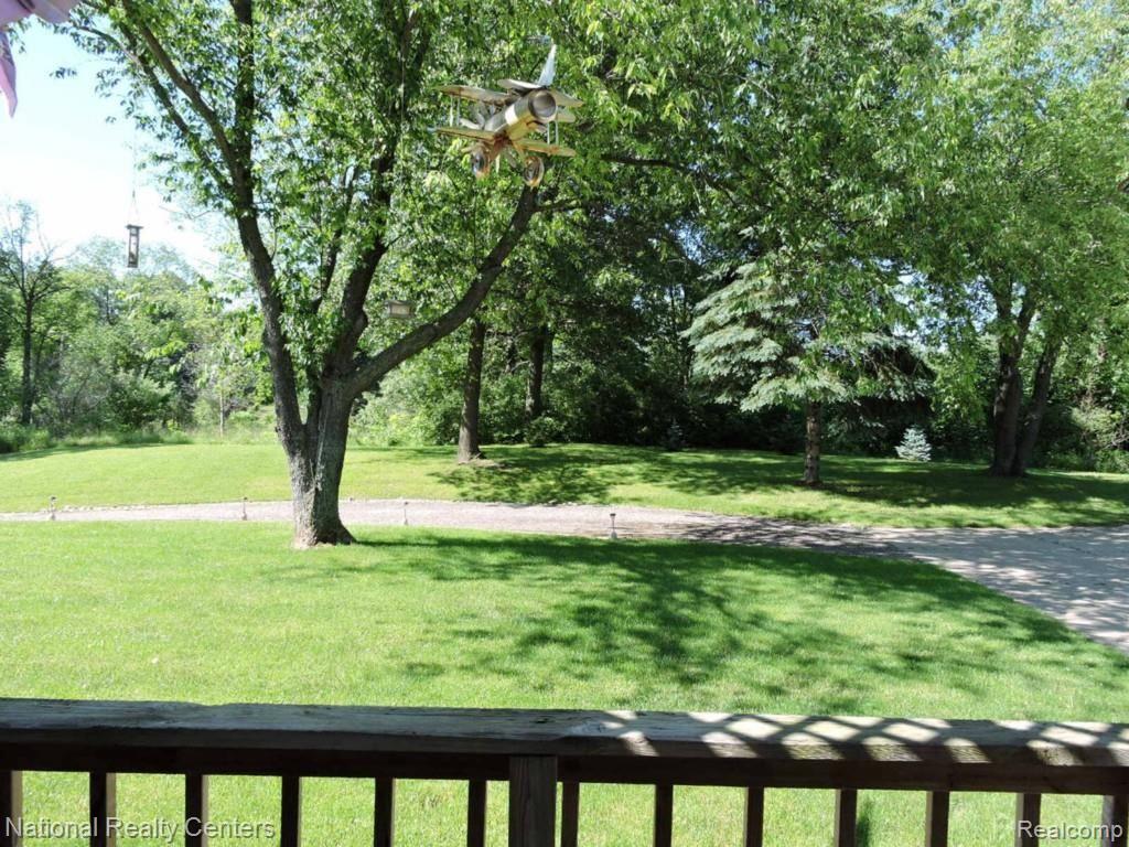 4095 Pardee Lake Road Howell, MI 48843 - Photo 9 of 57 DSCN0341.jpg