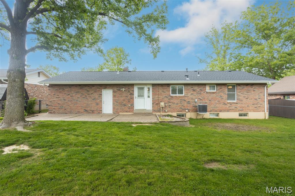 2736 Bee Tree Lane St. Louis, MO 63129 - Photo 23 of 27 Gallery Image 23