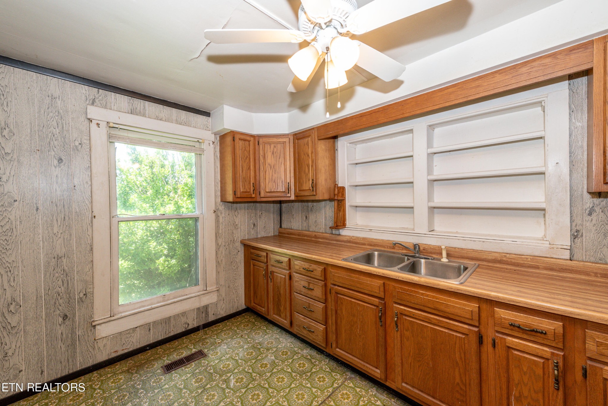 1218 Ratledge Road Friendsville, TN 37737 - Photo 10 of 28 Gallery Image 10
