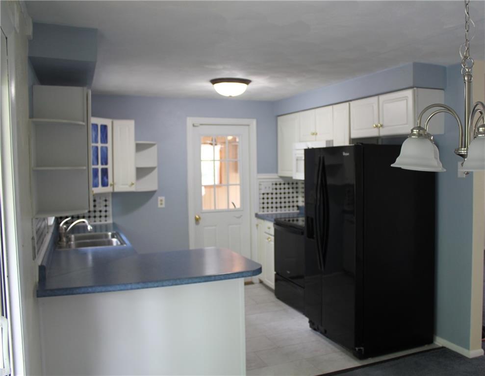 818 Piccadilly Road Anderson, IN 46013 - Photo 12 of 33 Gallery Image 12