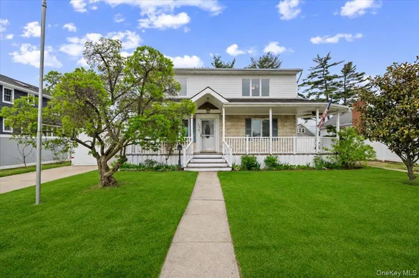 $839,999 | 3704 Martin Street, Levittown, NY 11756