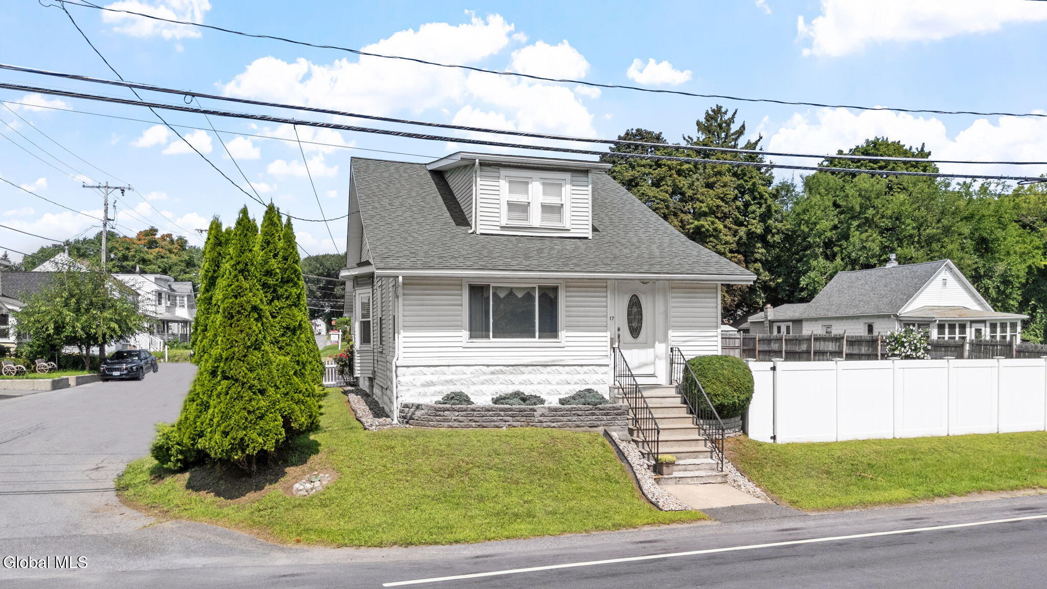 17 Osborne Road Colonie, NY 12205 - Photo 46 of 47 Welcome to 17 Osborne Road!