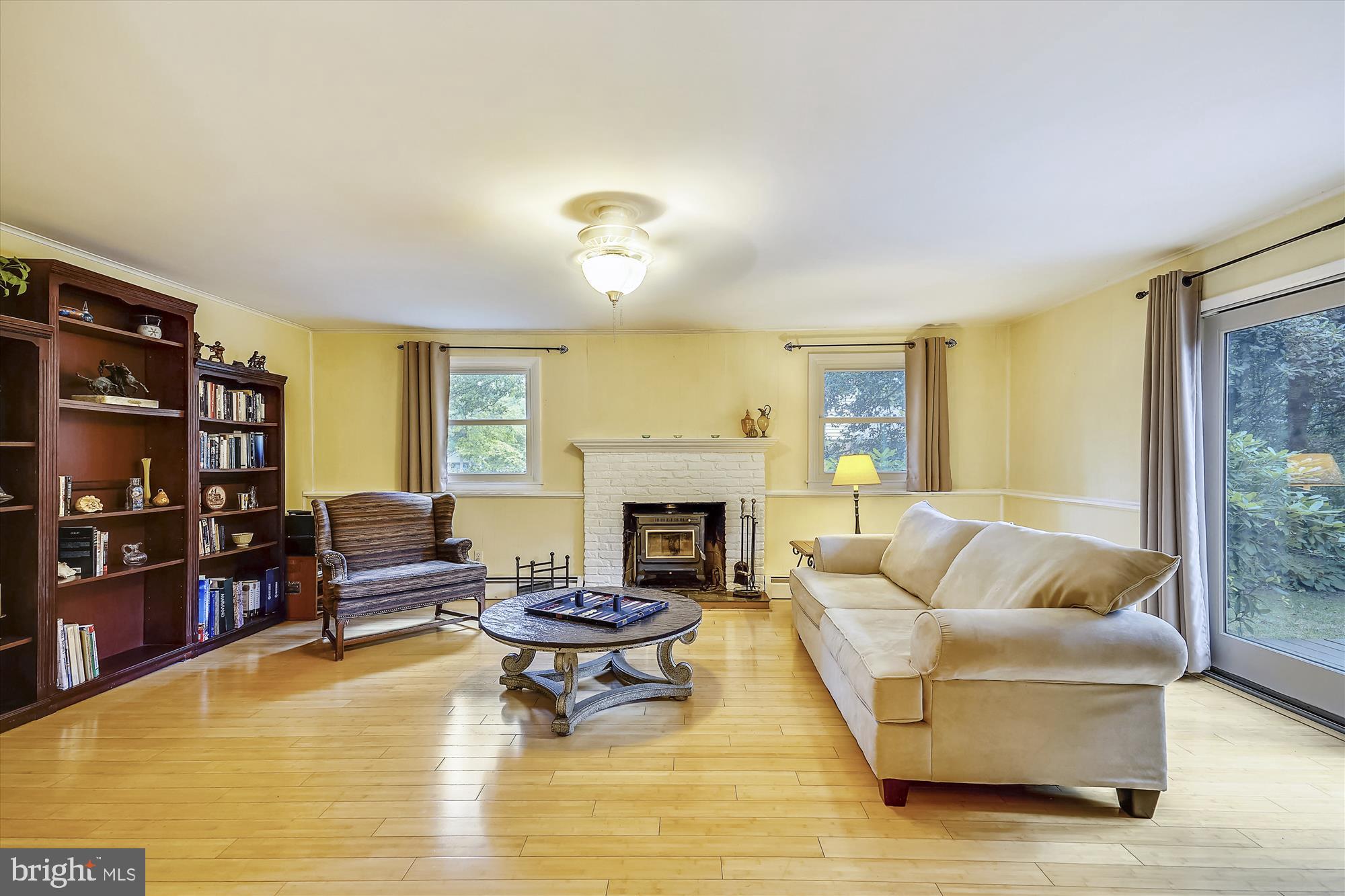 105 Stauffer Road Severna Park, MD 21146 - Photo 21 of 68 Family room w/stove
