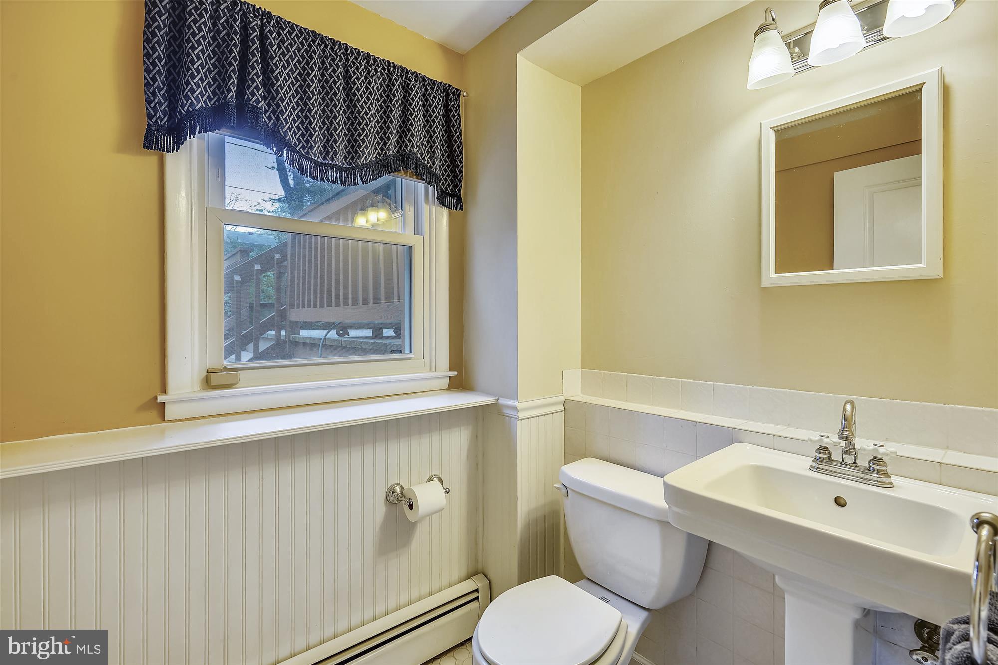 105 Stauffer Road Severna Park, MD 21146 - Photo 25 of 68 2nd Power Room off the family room