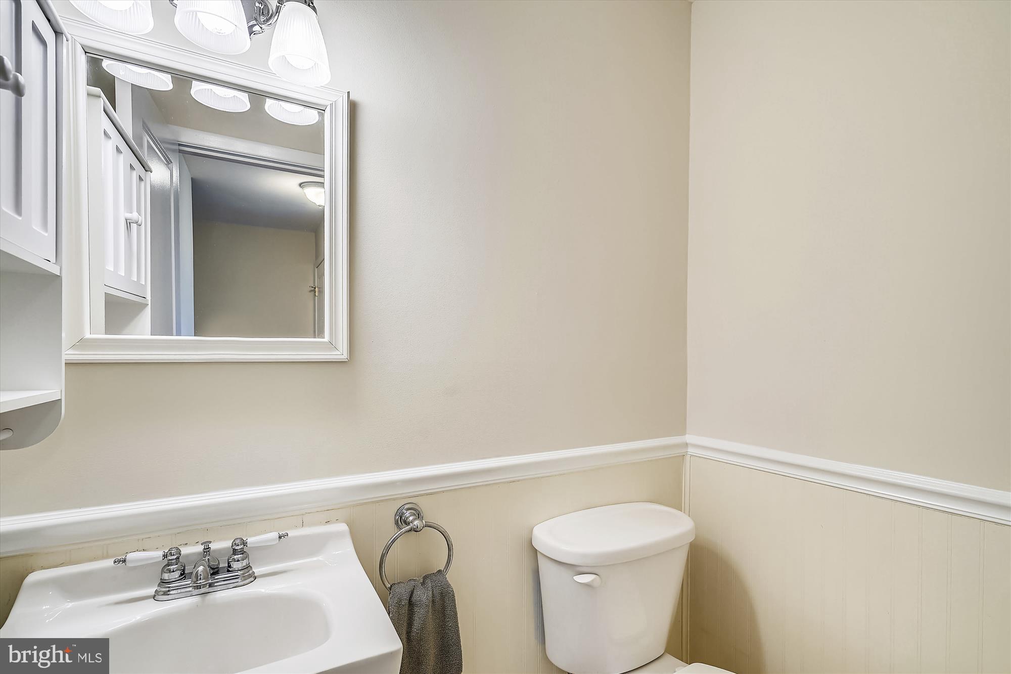 105 Stauffer Road Severna Park, MD 21146 - Photo 8 of 68 Powder Room on the main level