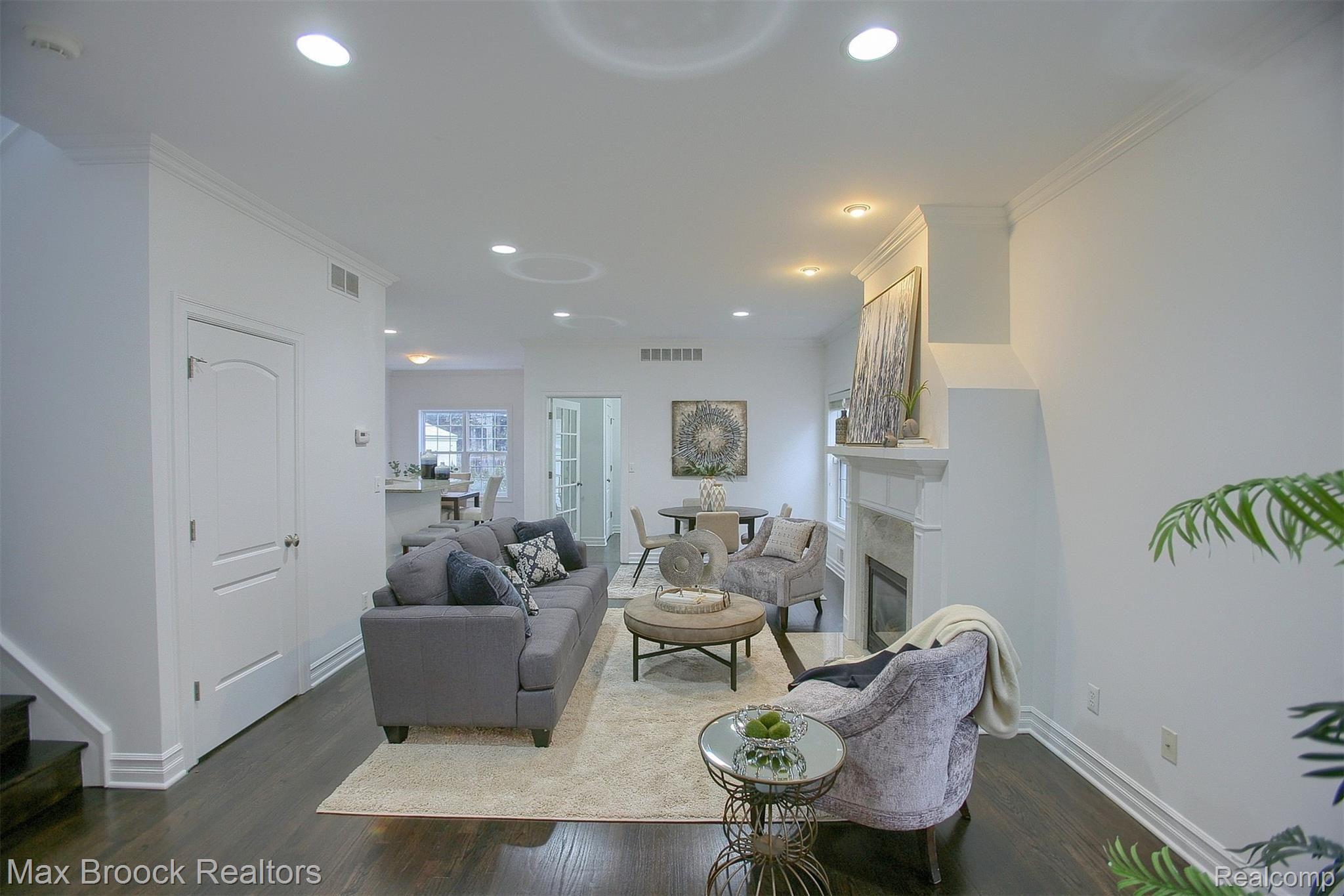907 Ruffner Avenue Birmingham, MI 48009 - Photo 5 of 40 Great Room.jpg