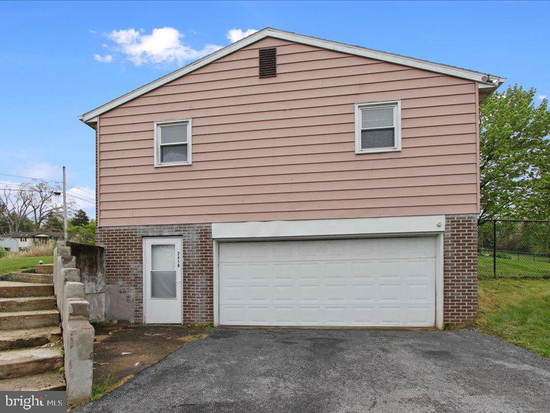 2410 Croll School Road York, PA 17403 - Photo 4 of 27 Gallery Image 4