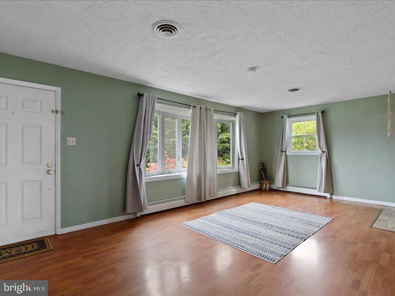 2410 Croll School Road York, PA 17403 - Photo 5 of 27 Gallery Image 5