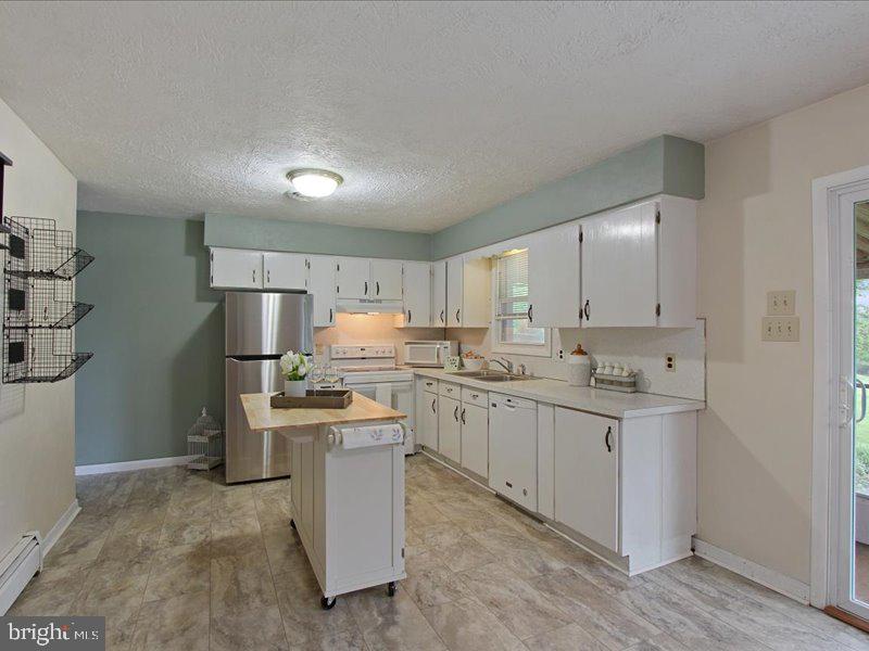 2410 Croll School Road York, PA 17403 - Photo 9 of 27 Gallery Image 9