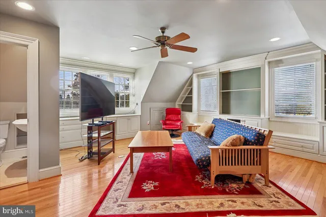 $1,395,000 | 9896 Palace Green Way, Vienna, VA 22181