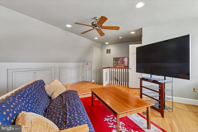 $1,395,000 | 9896 Palace Green Way, Vienna, VA 22181