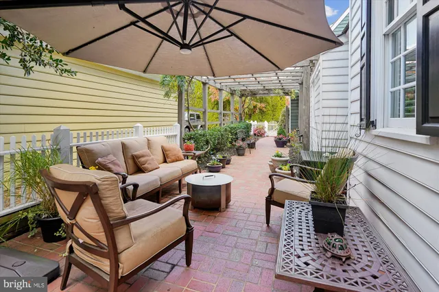 $1,395,000 | 9896 Palace Green Way, Vienna, VA 22181