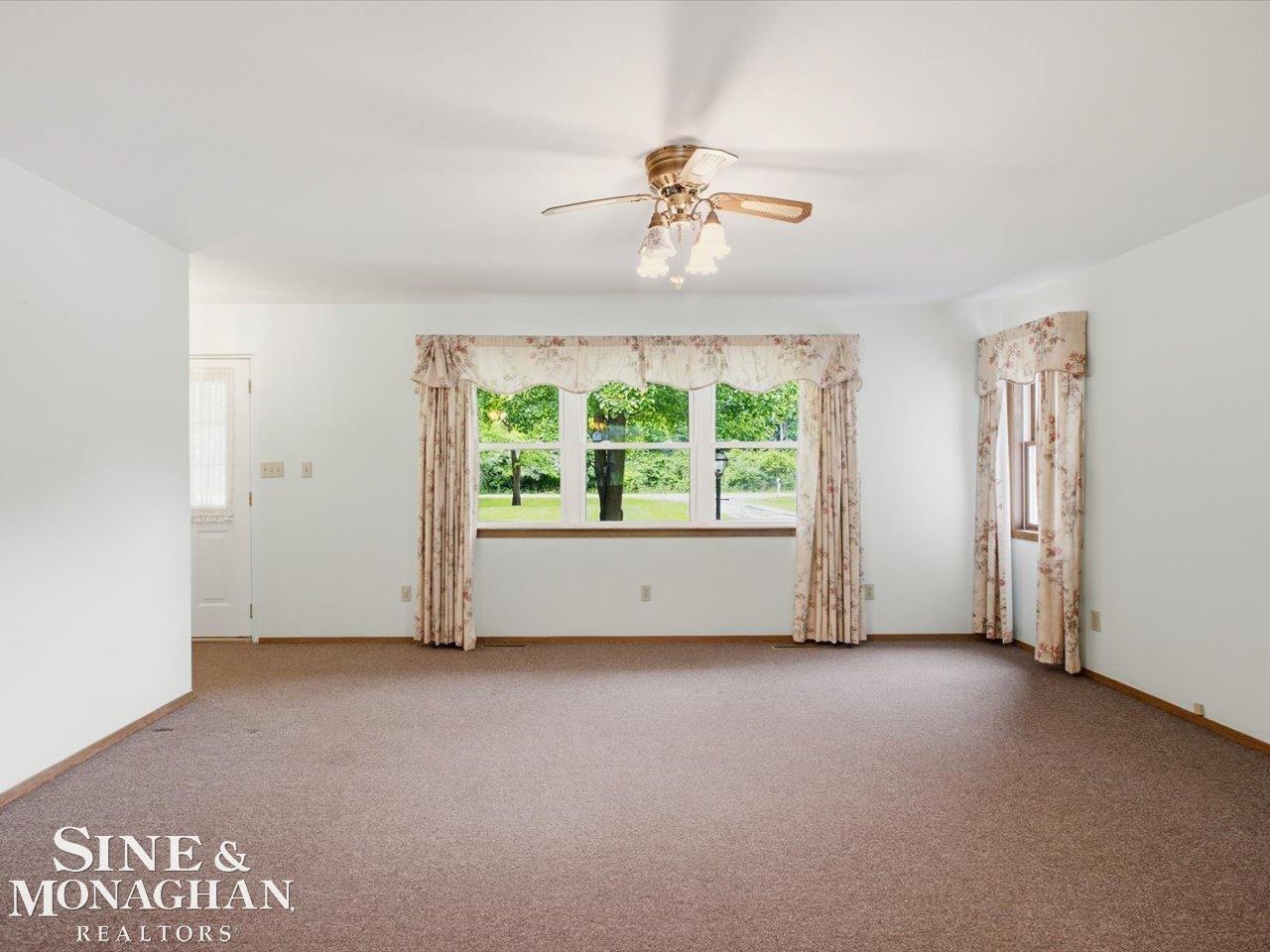9211 Folkert Road Algonac, MI 48001 - Photo 14 of 48