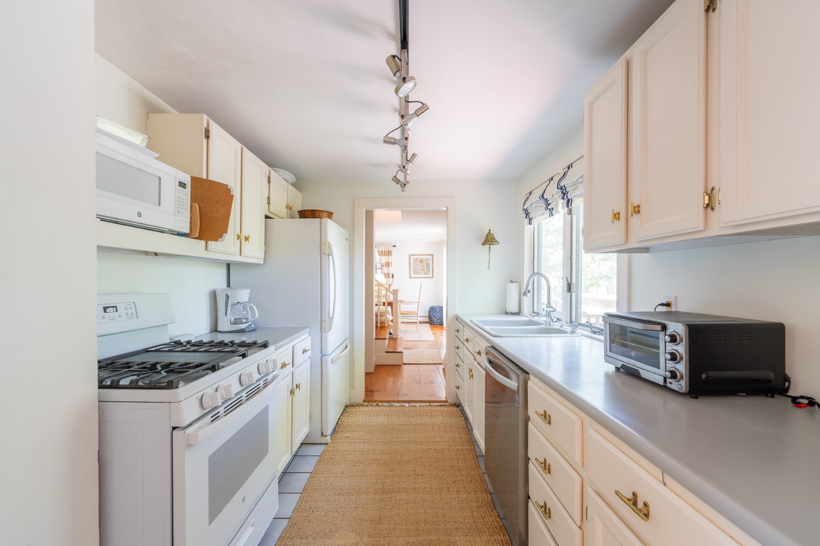 119 Surfside Road Nantucket, MA 02554 - Photo 10 of 20