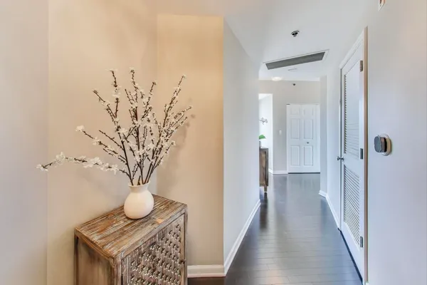 a view of entryway with livingroom