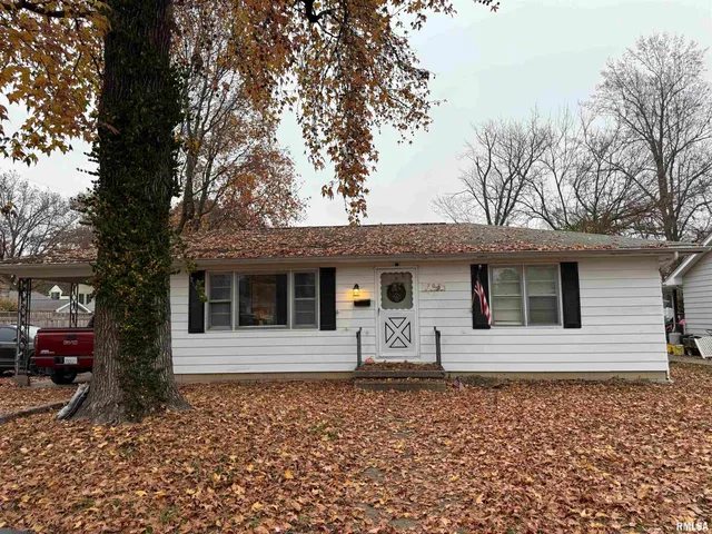 $72,000 | 706 North Maple Street, Benton, IL 62812