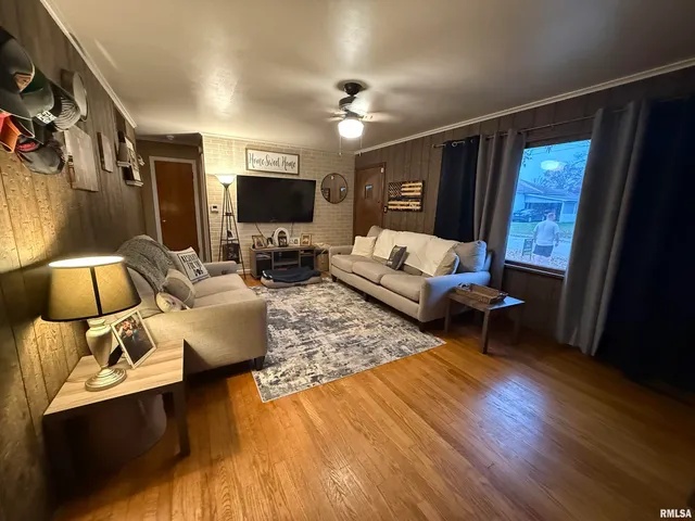 $72,000 | 706 North Maple Street, Benton, IL 62812