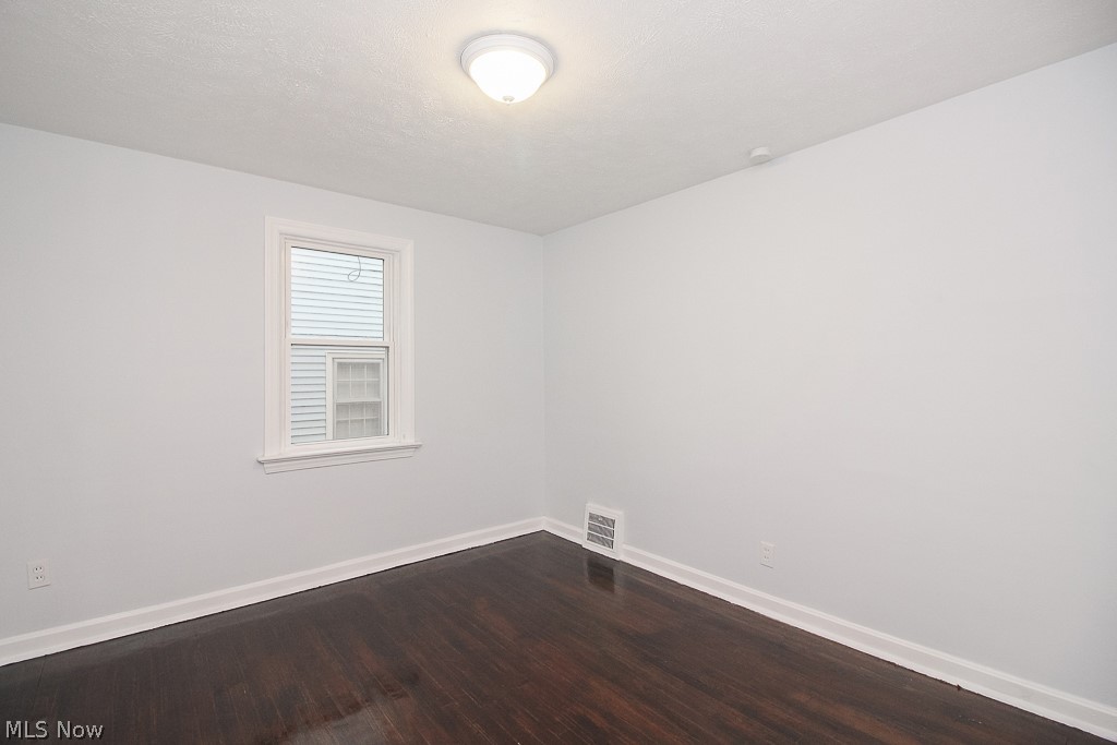 1155 Pennfield Road Cleveland, OH 44121 - Photo 23 of 35