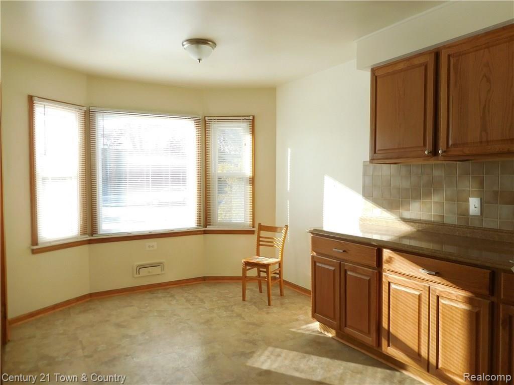 3914 West Thirteen Mile Road Royal Oak, MI 48073 - Photo 5 of 22