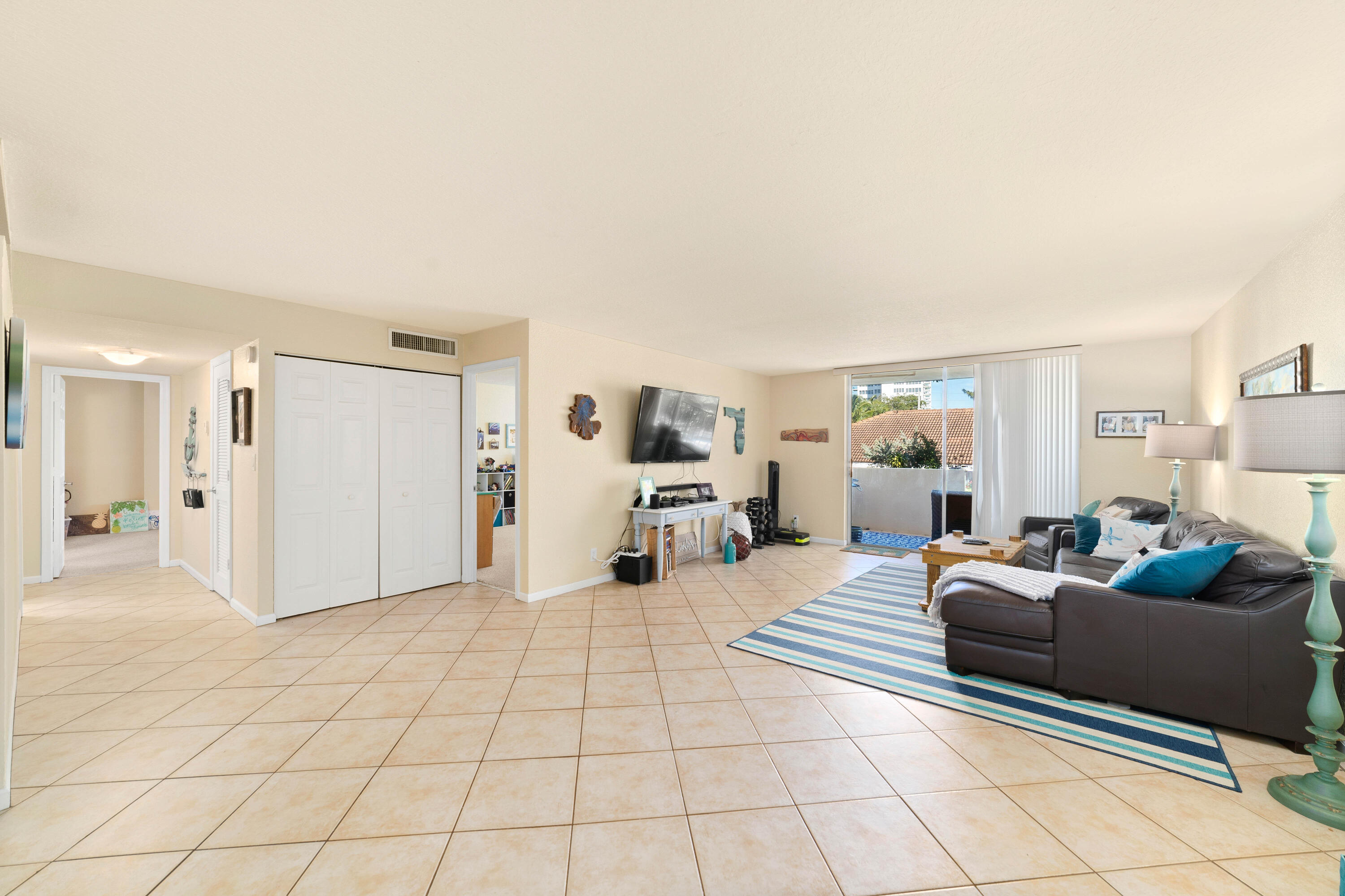 1000 Spanish River Road, Unit 2P Boca Raton, FL 33432 - Photo 7 of 30 _DSC9608