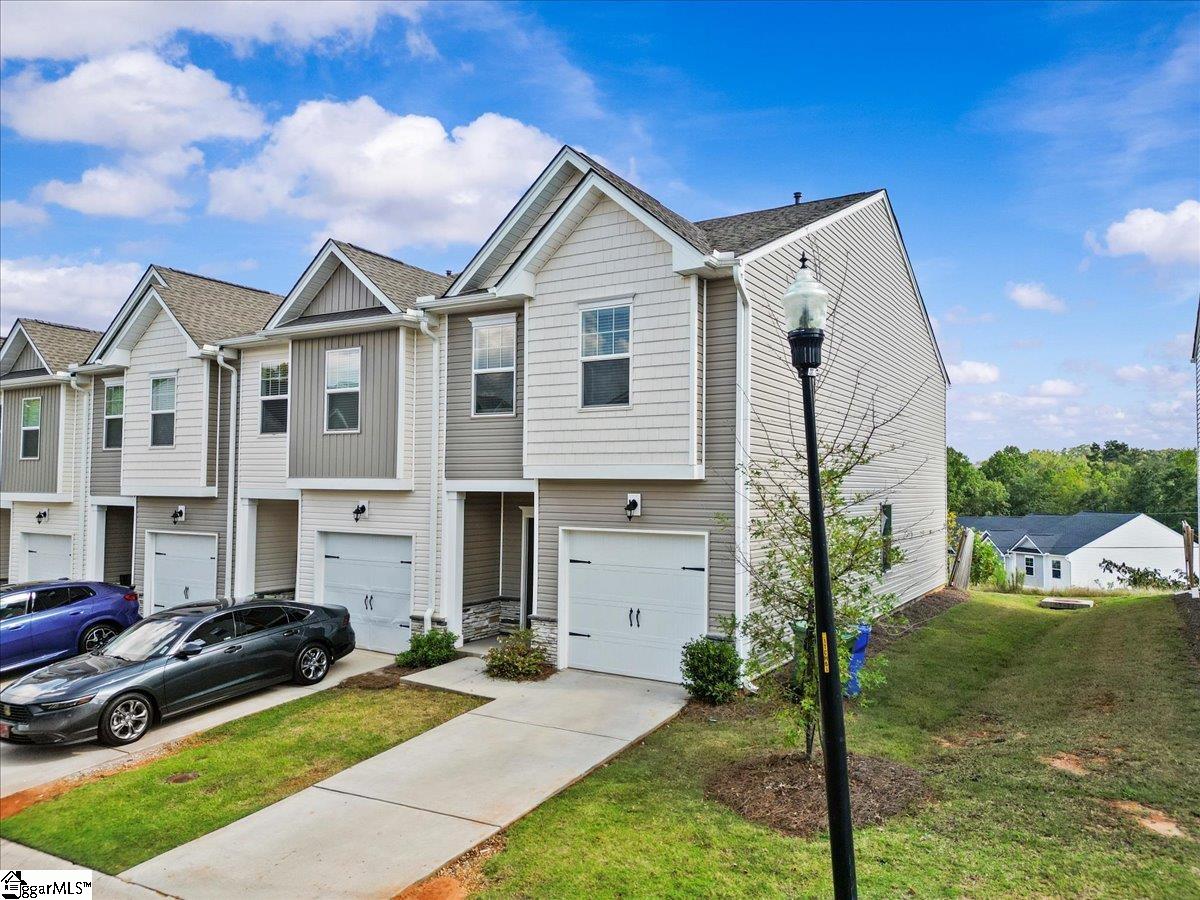 314 Laurel Pk Drive Greenville, SC 29607 - Photo 3 of 32