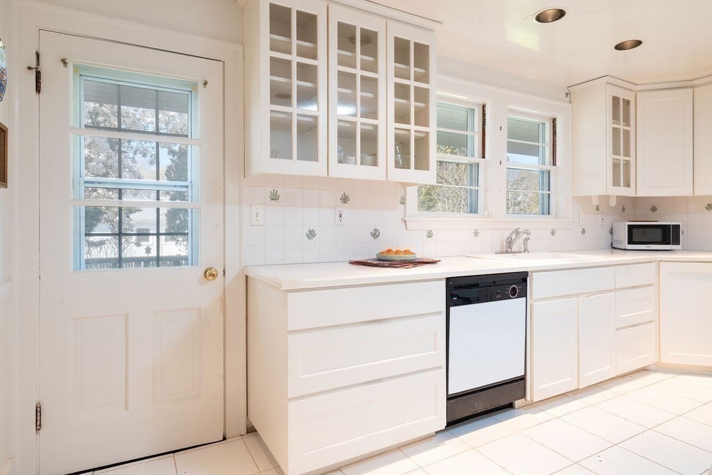 11 Alden Road Swampscott, MA 01907 - Photo 8 of 30 Gallery Image 8