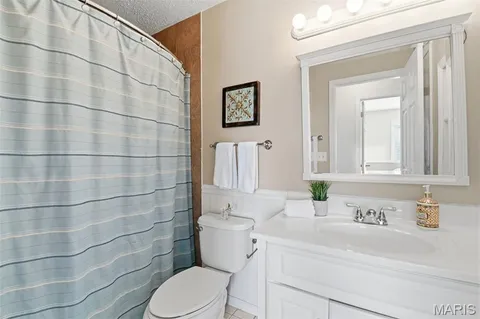 $450,000 | Undisclosed Address, Ballwin, MO 63011