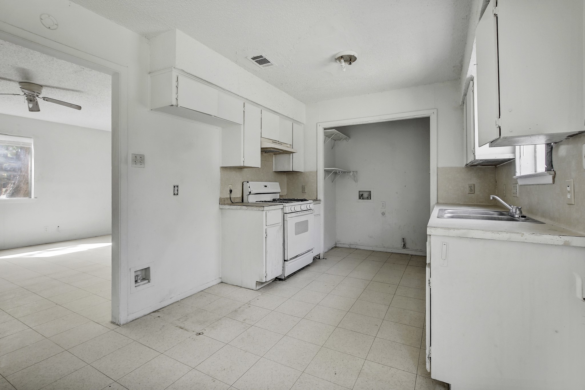 6207 Adalee Avenue Austin, TX 78723 - Photo 12 of 39