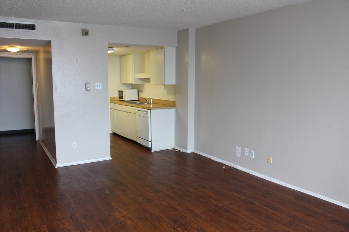 1800 Lavaca Street, Unit 203 Austin, TX 78701 - Photo 11 of 23