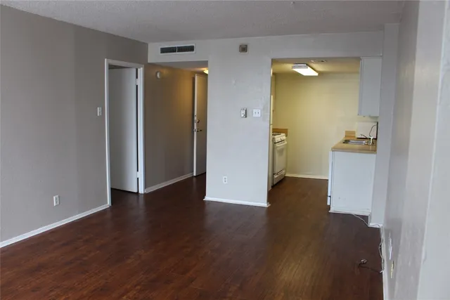 $1,495 | 1800 Lavaca Street, Unit 203, Austin, TX 78701