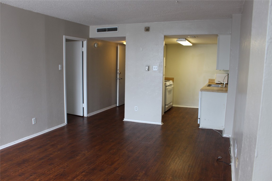 1800 Lavaca Street, Unit 203 Austin, TX 78701 - Photo 14 of 23