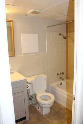 $1,495 | 1800 Lavaca Street, Unit 203, Austin, TX 78701